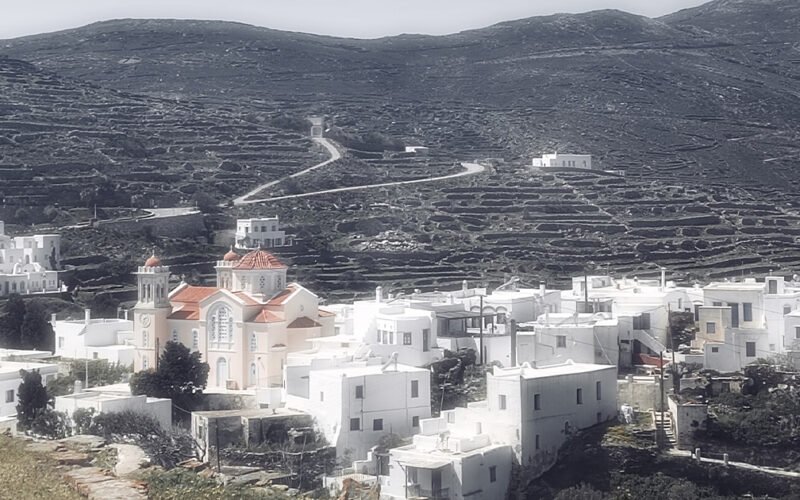 Πολιτιστικός περίπατος σε μνημεία και τοπόσημα του Πύργου Τήνου
